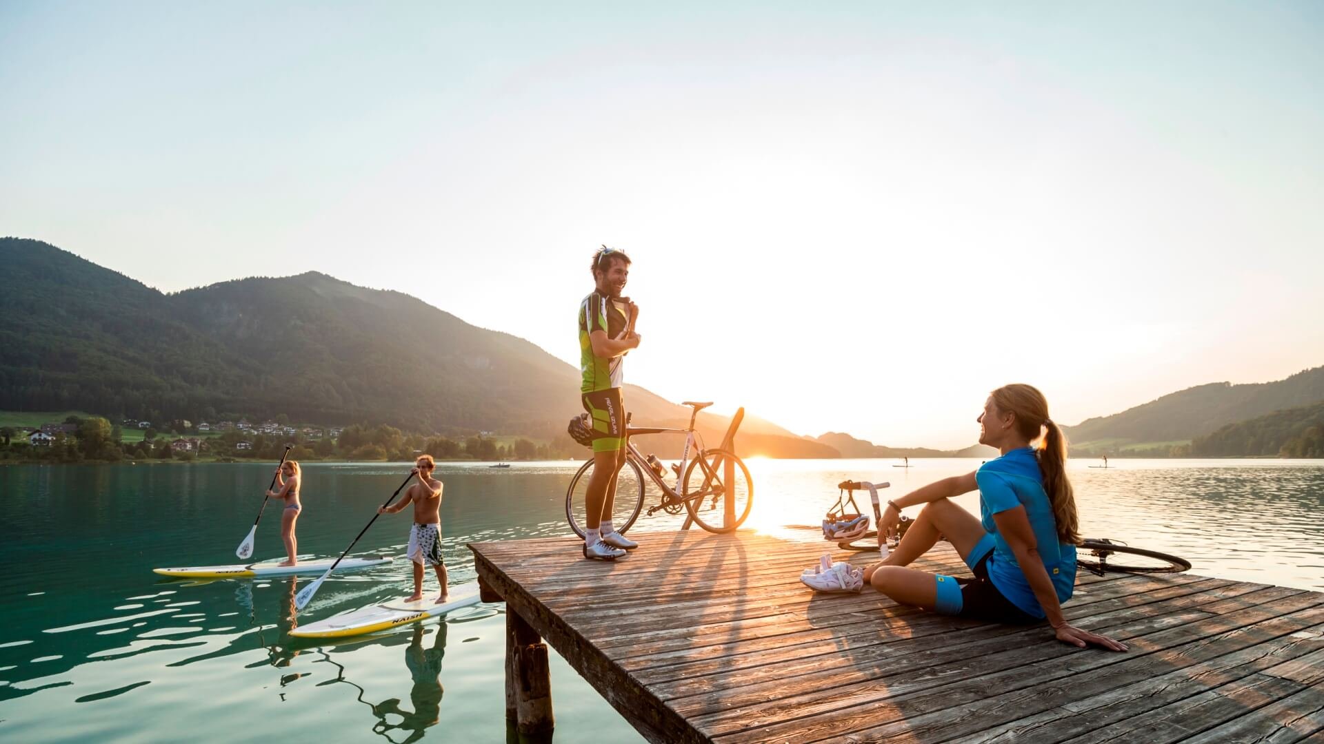 Rennradfahrer und SUPer am Fuschlsee (c) SalzburgerLand Tourismus 2015 750px Rennradfahrer und SUPer am Fuschlsee (c) SalzburgerLand Tourismus 2015 750px