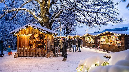 Adventmarkthütten im Schneeparadies